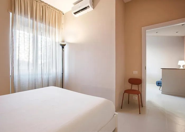 A Poche Fermate Dal Centro Di * רומא
